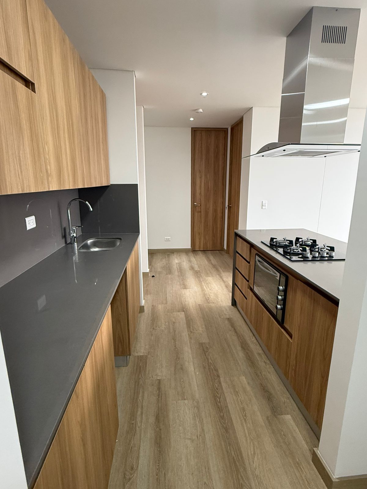 Apartamento en venta para estrenar en Los Colores Medellin