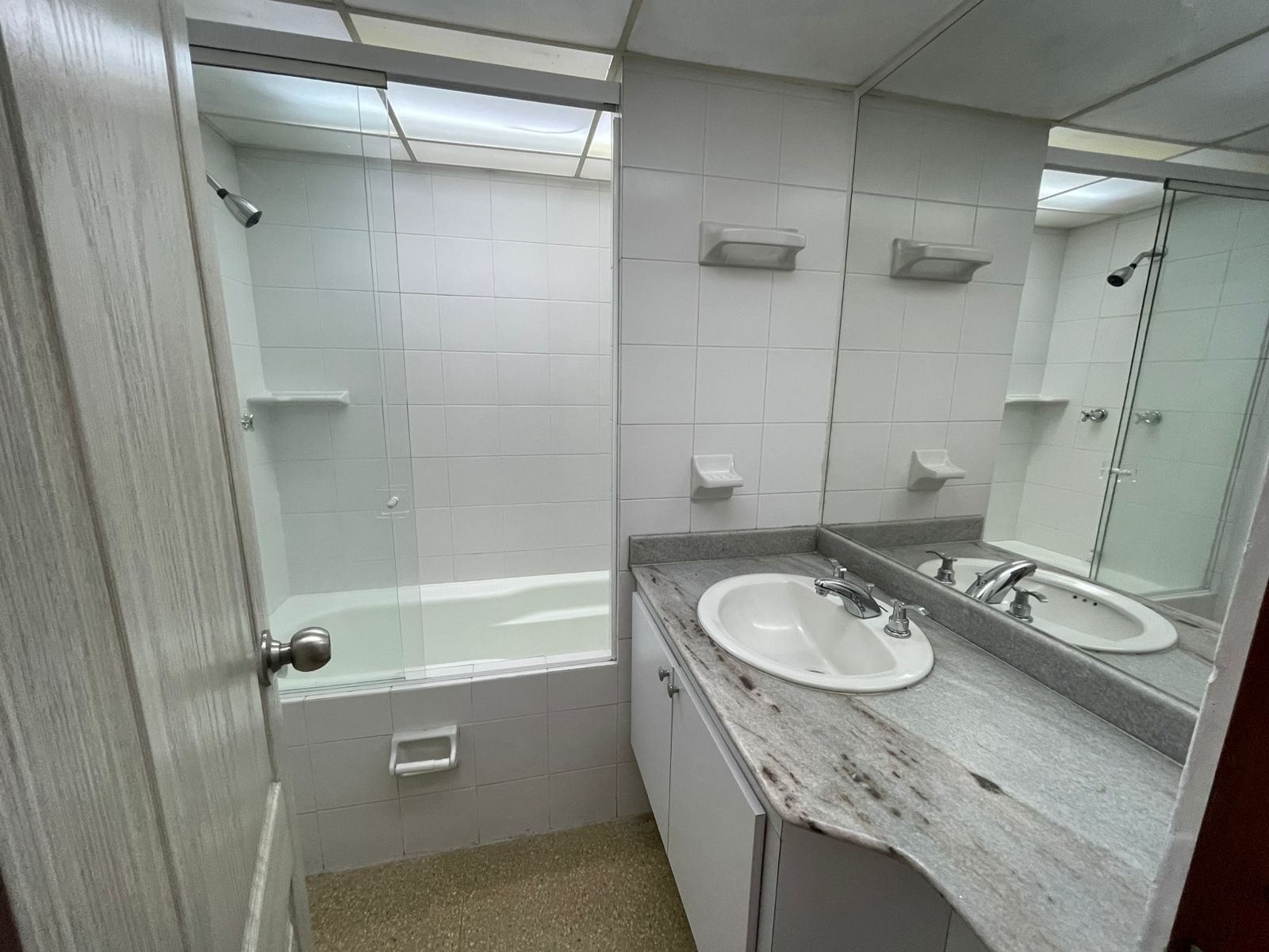 Casa para la venta en Medellin Loma de Los Bernal