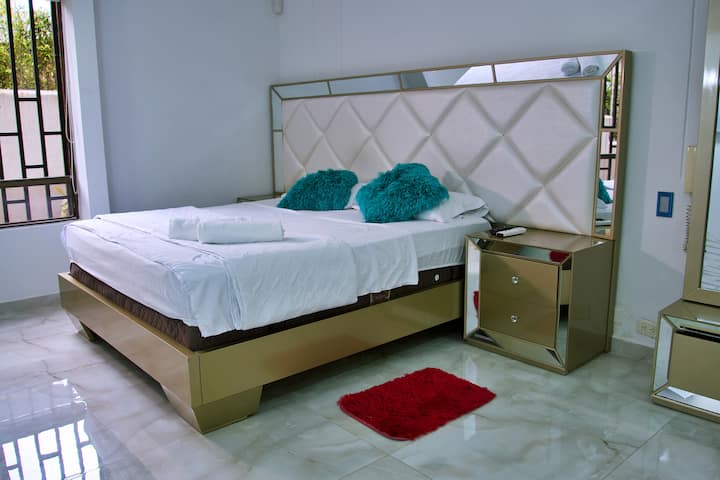 Apartamento para la venta en Medellin Poblado Los Parra