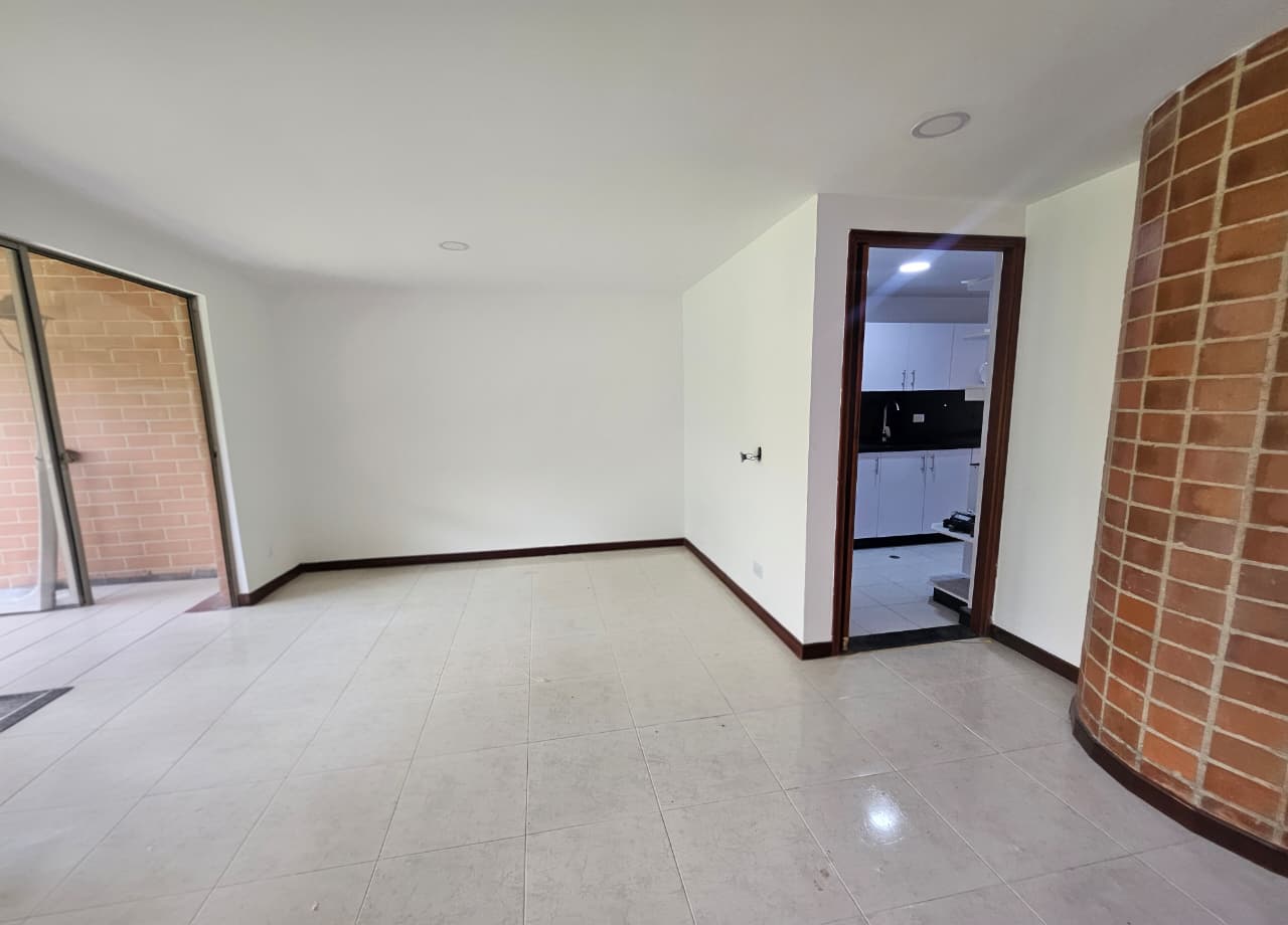 Casa en arriendo en Envigado Loma del Chocho