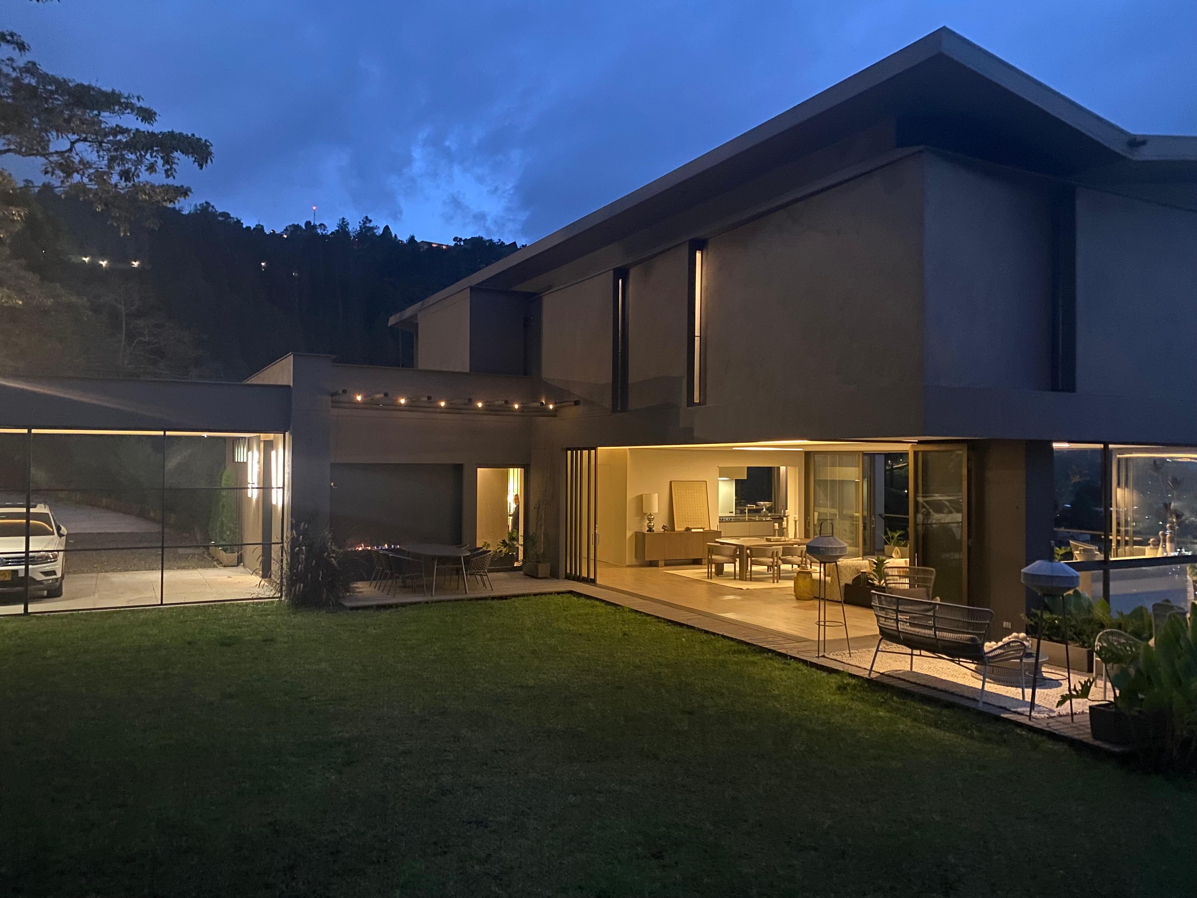 Casa en venta para estrenar en las Palmas Medellin