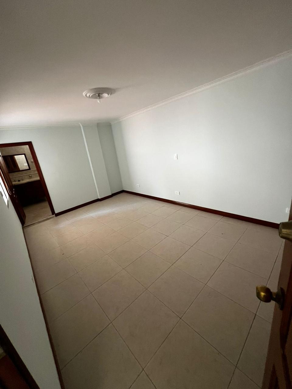 Apartamento para venta en Medellin Laureles