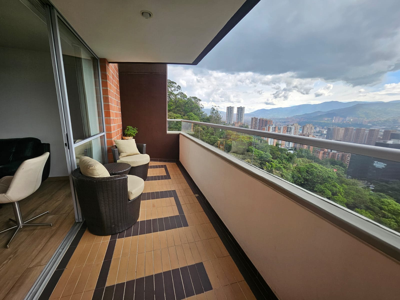 Apartamento en arriendo en Loma del Indio Poblado