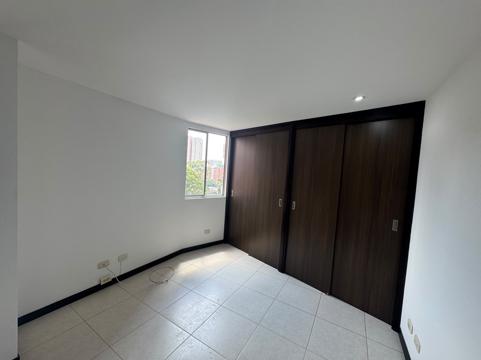Apartamento para arriendo loma de san José parte baja