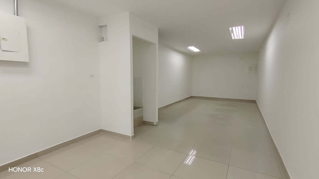 Casa comercial para arriendo en La 80 Estadio