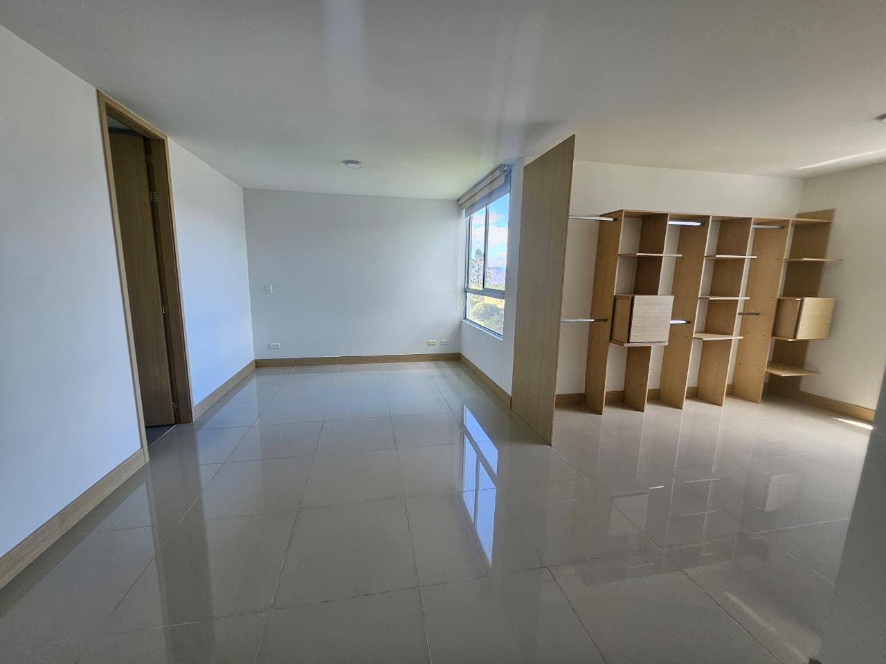 Apartamento para arriendo en El Poblado Loma del Indio