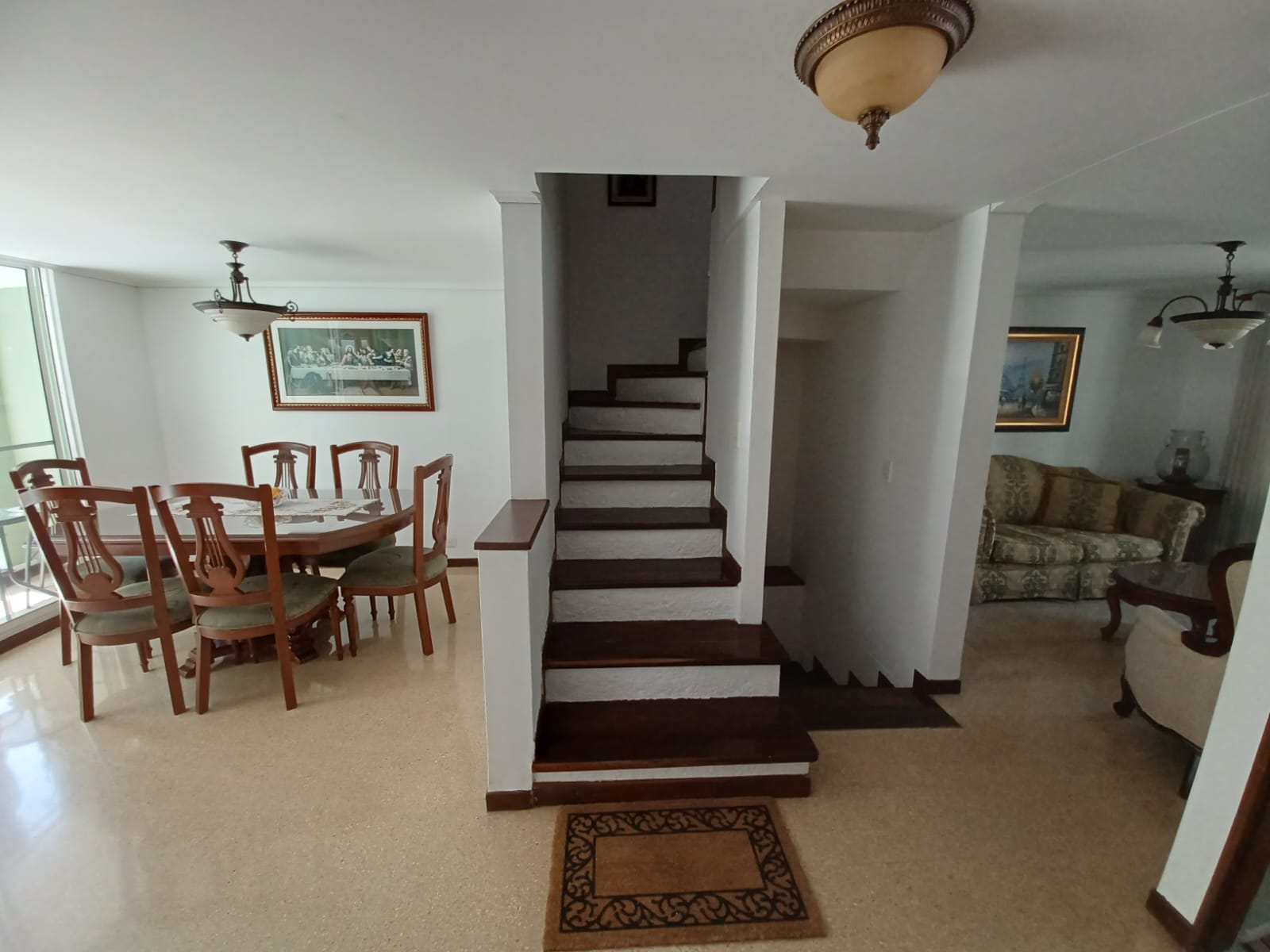 Casa para la venta en Medellin Loma de Los Bernal