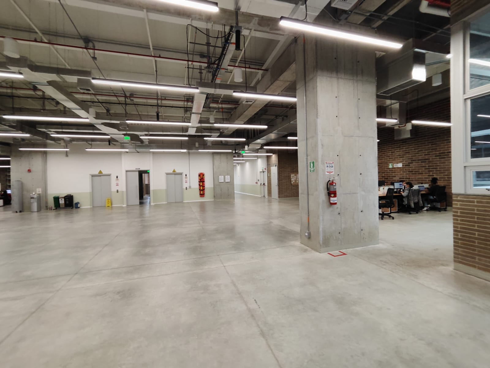 Edificio industrial para venta en sector  la aguacatala   Medellin