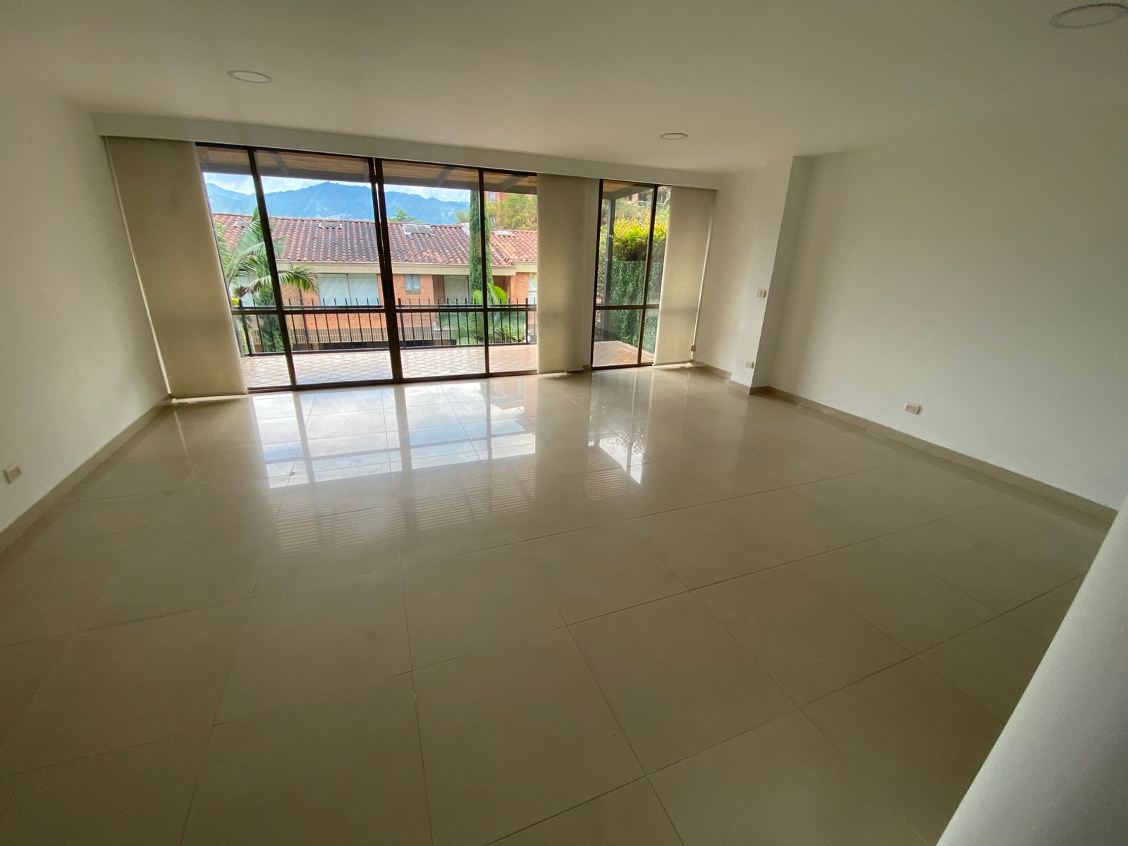 Casa para arriendo en Envigado Benedictinos