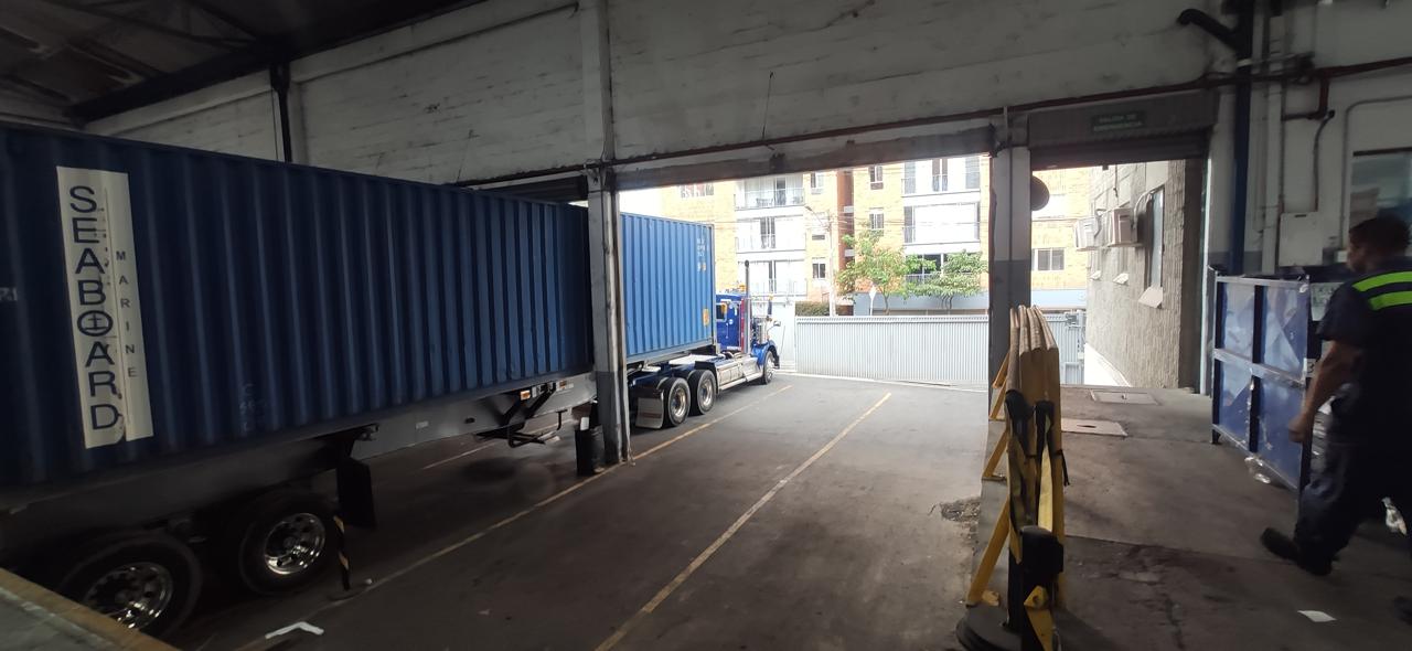 Bodega industrial con oficinas para la venta en Sabaneta