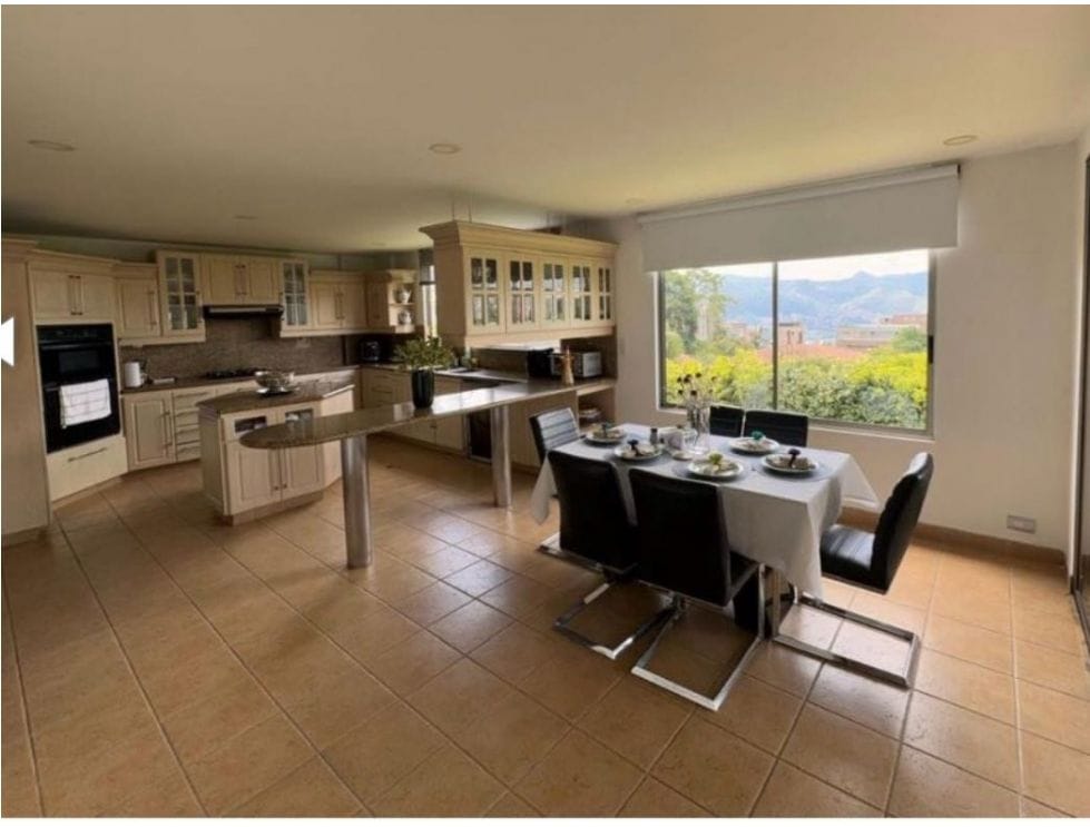 Casa en venta en la Cola del Zorro Poblado Medellin