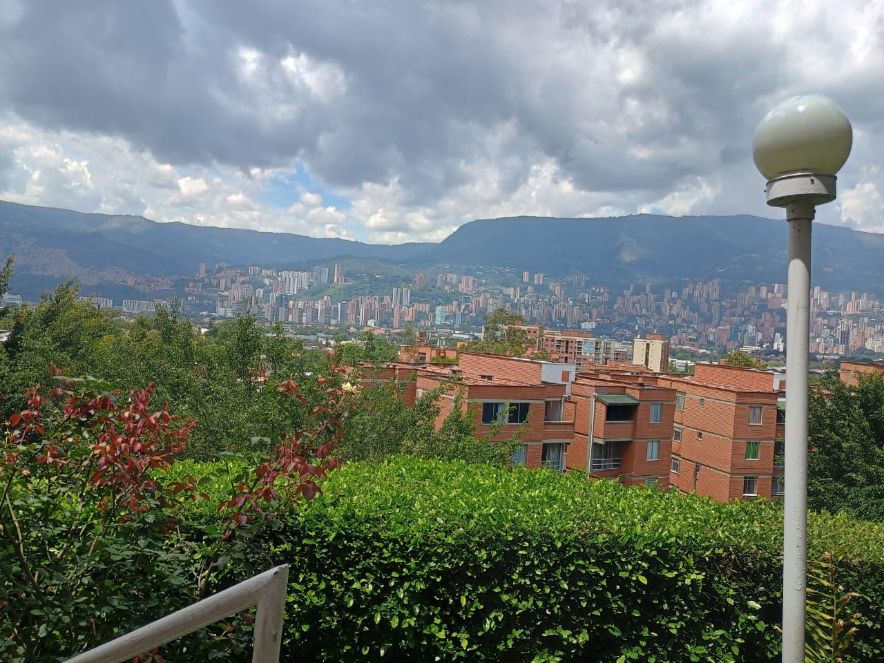 Apartamento en Venta Medellin Loma de los Bernal