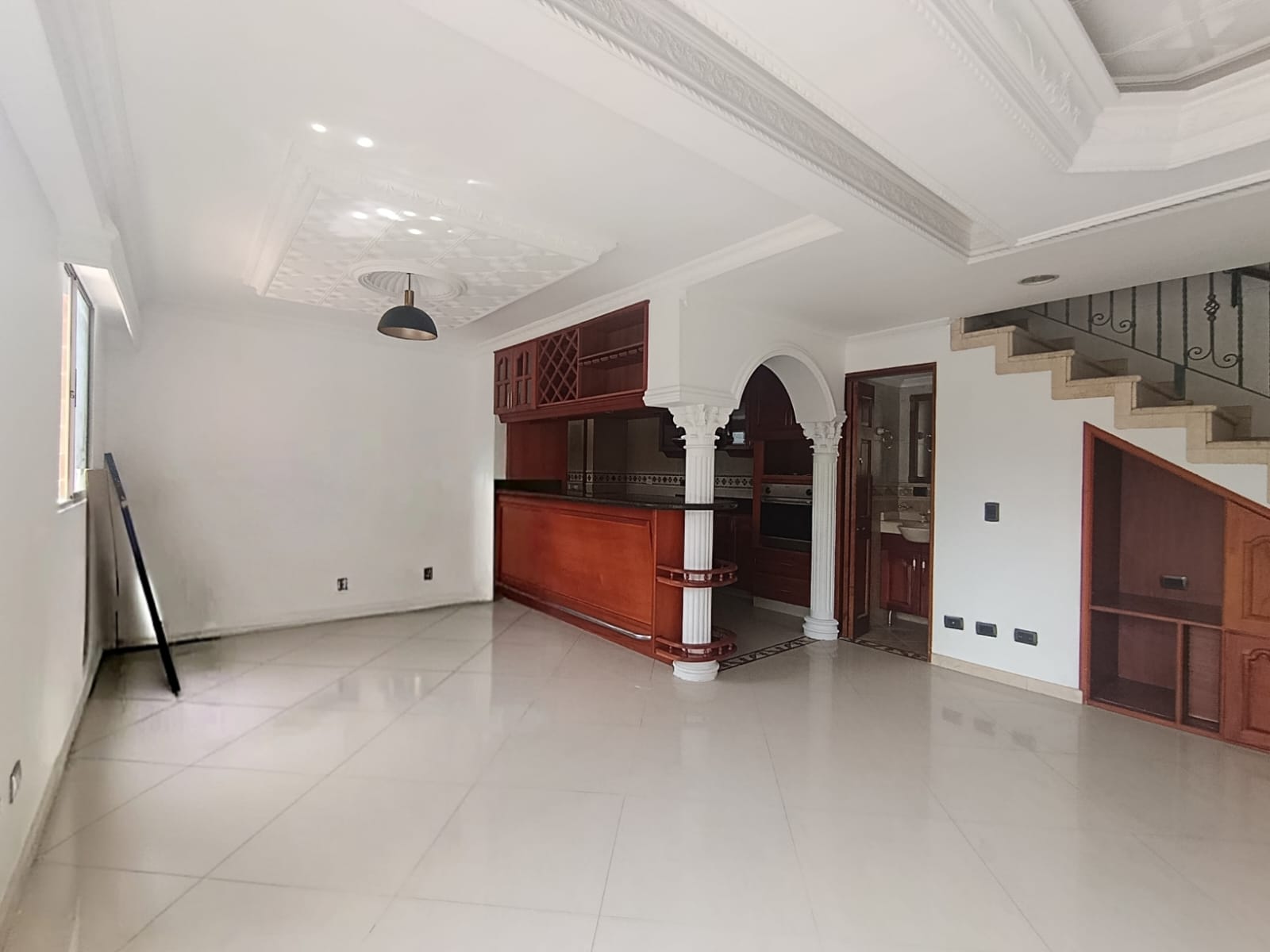 Apartamento Dúplex  en Arriendo Loma de los Bernal