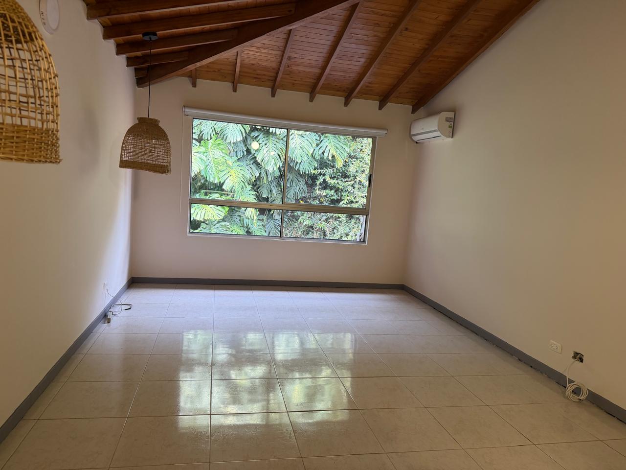 Casa para la venta en Envigado la Calleja