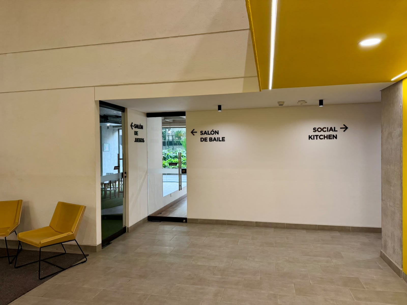 Apartaestudio amoblado para arriendo en Ciudad del Río El Poblado