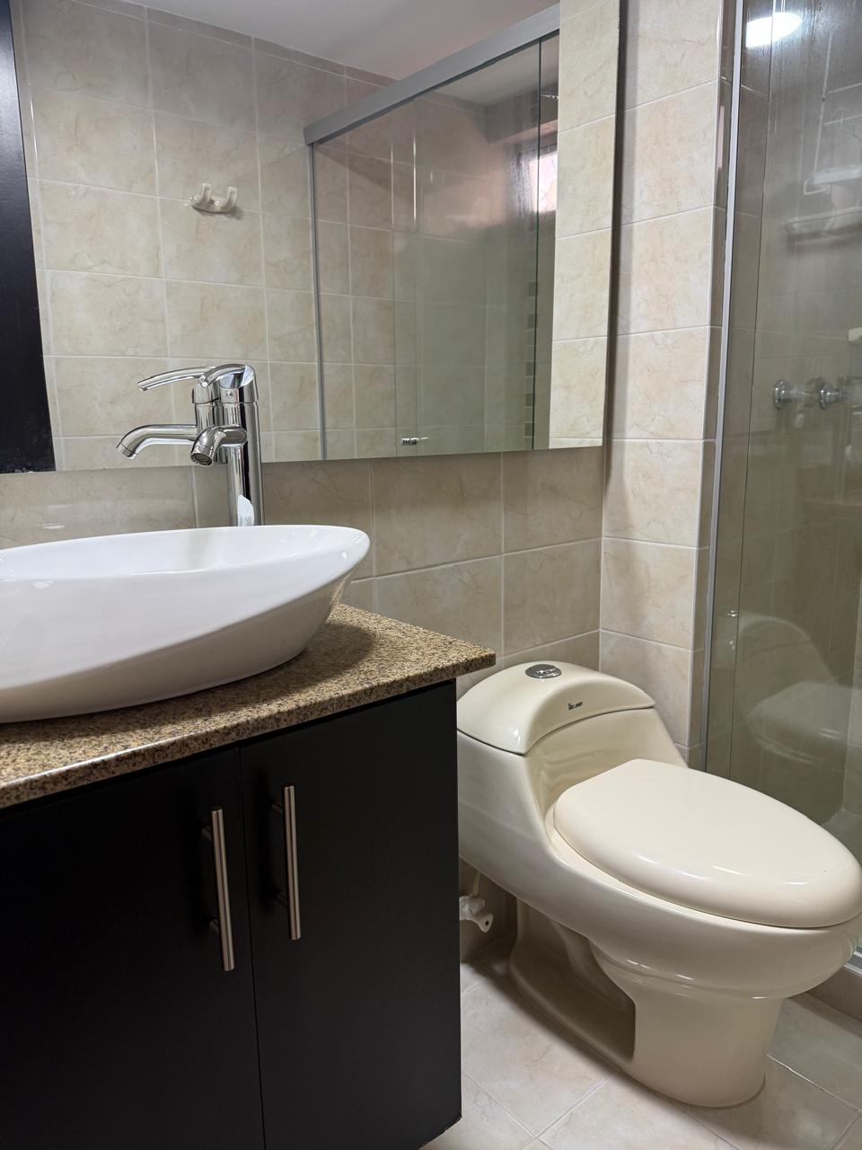 Venta de apartamento en Loma de Los Bernal  Medellin