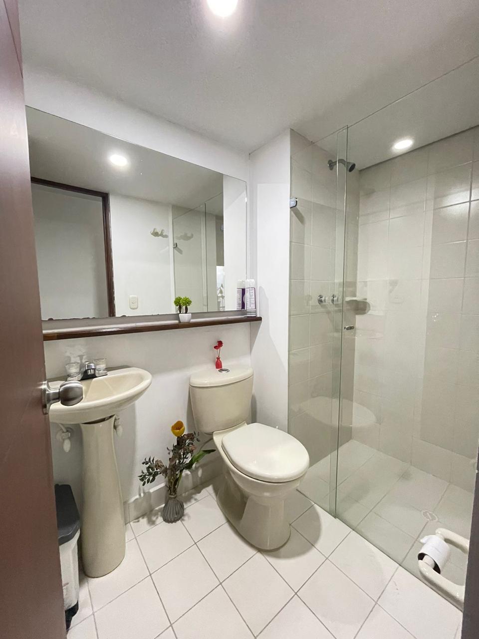 Apartamento amoblado en arriendo Loma de San Julian Poblado
