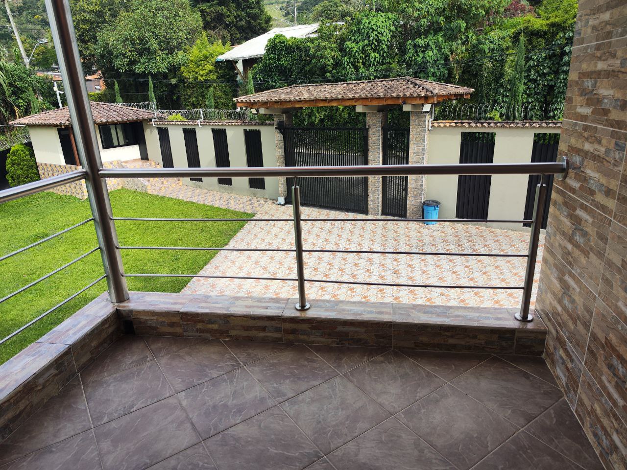 Casa para la venta INDEPENDIENTE en El Escobero parte baja