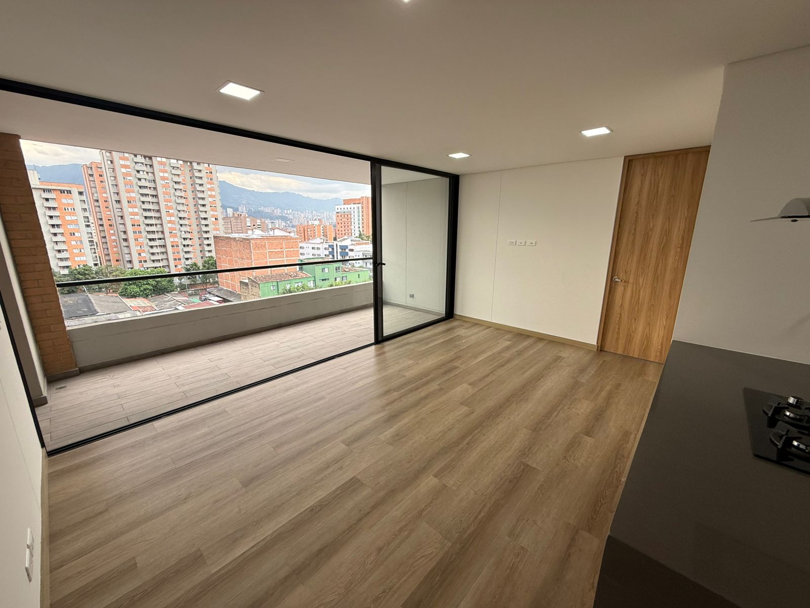 Apartamento en venta para estrenar en Los Colores Medellin