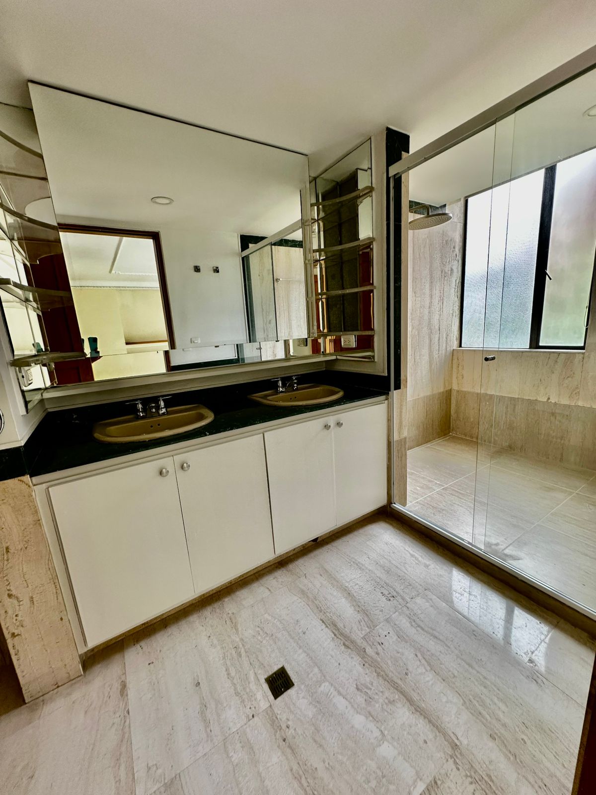 Apartamento para arriendo en el Poblado Medellín