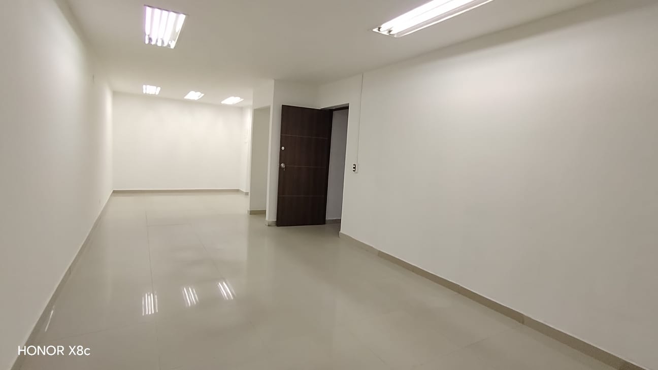 Casa comercial para arriendo en La 80 Estadio