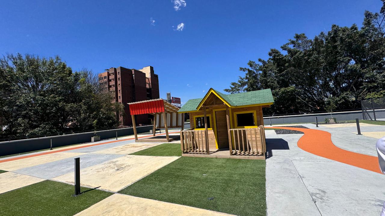 Apartamento en venta en Los Colores   Medellín