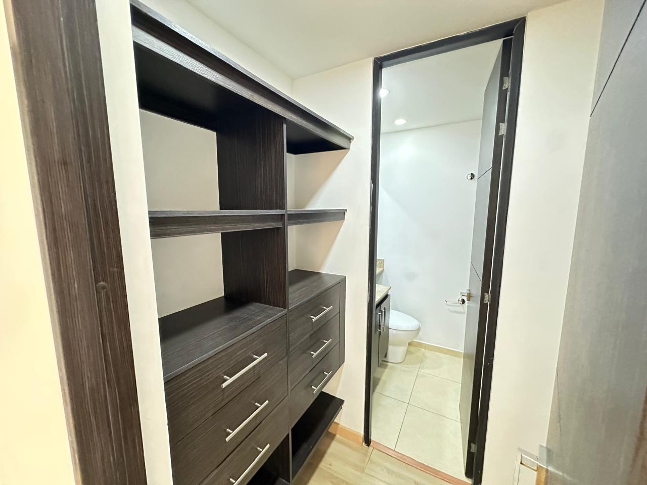 Apartamento en arriendo en Loma del Indio Poblado