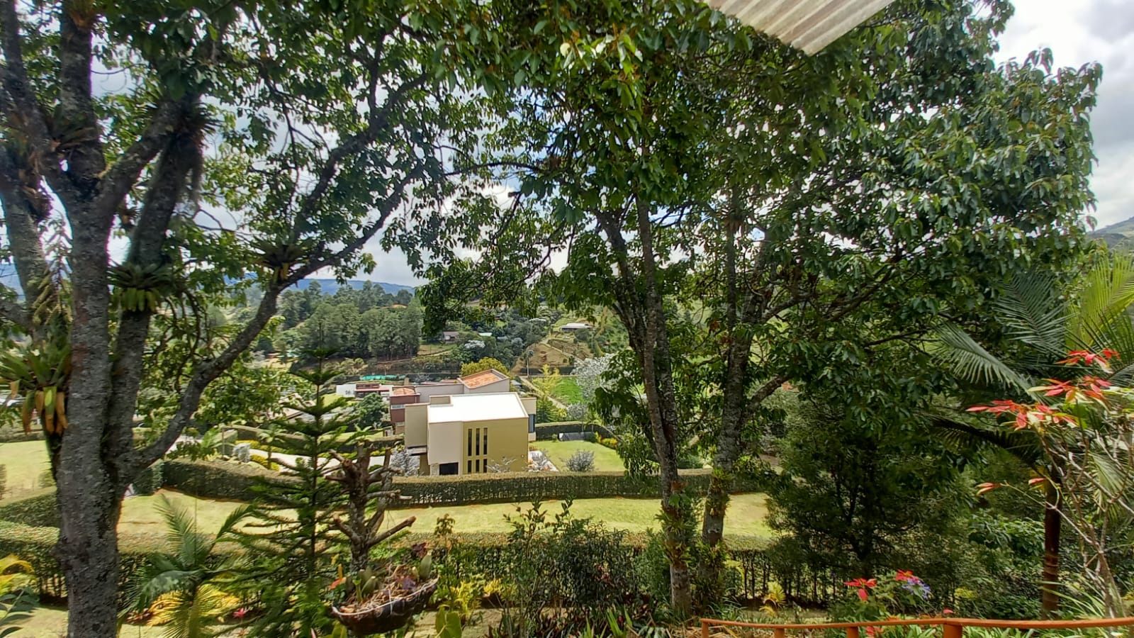 Casa campestre para la venta en Guarne sector La Clarita