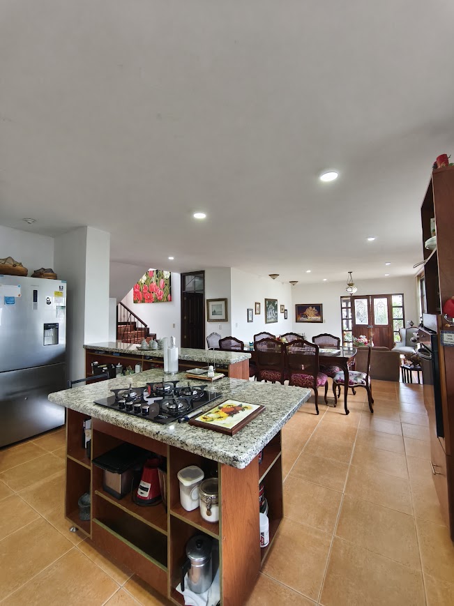 Venta de casa en El Retiro Sector Martin Pescador