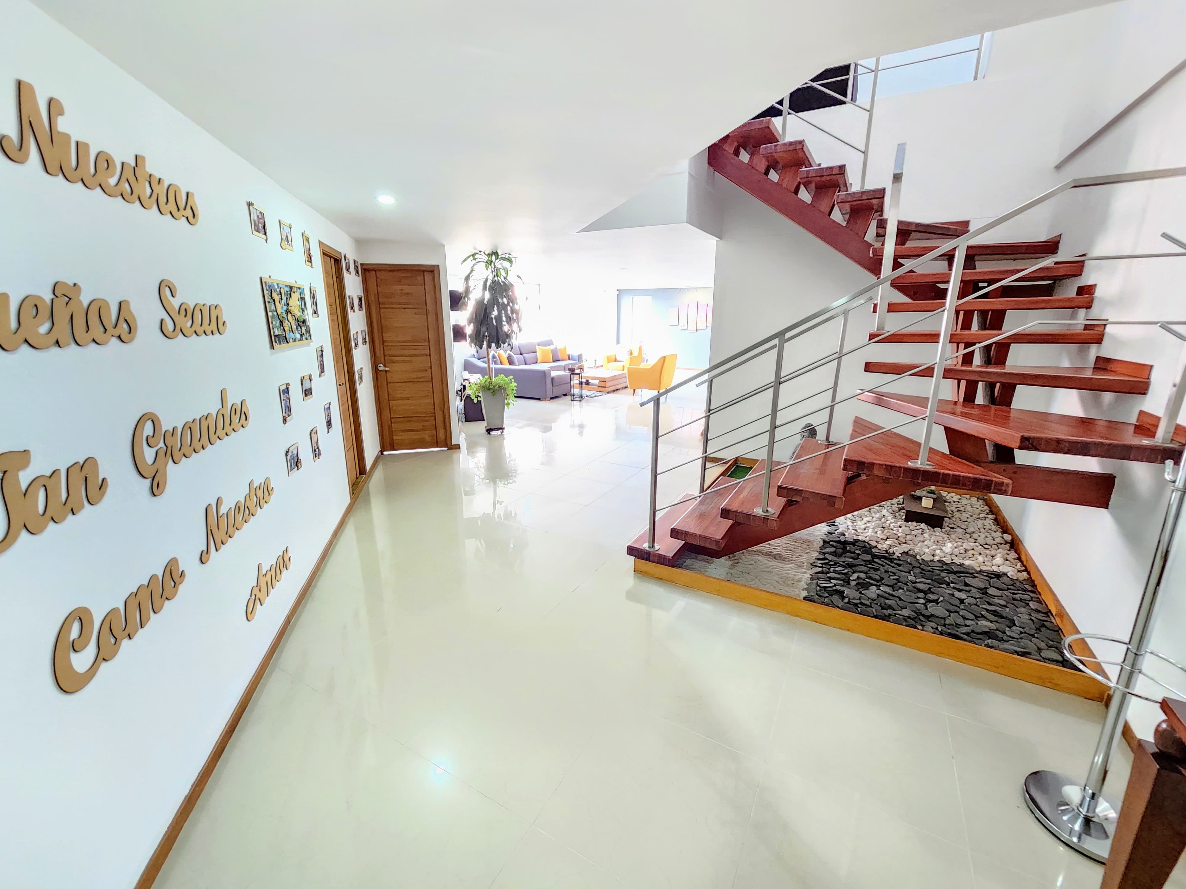 Penthouse en venta las lomitas sabaneta