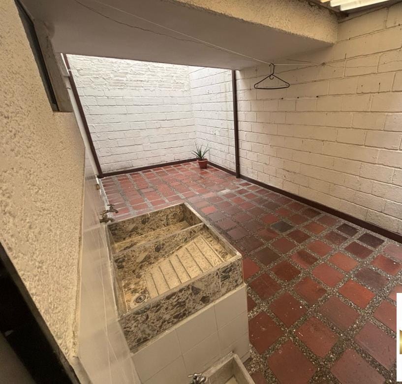 CASA PARA VENTA EN SANTA MONICA LAURELES, MEDELLIN