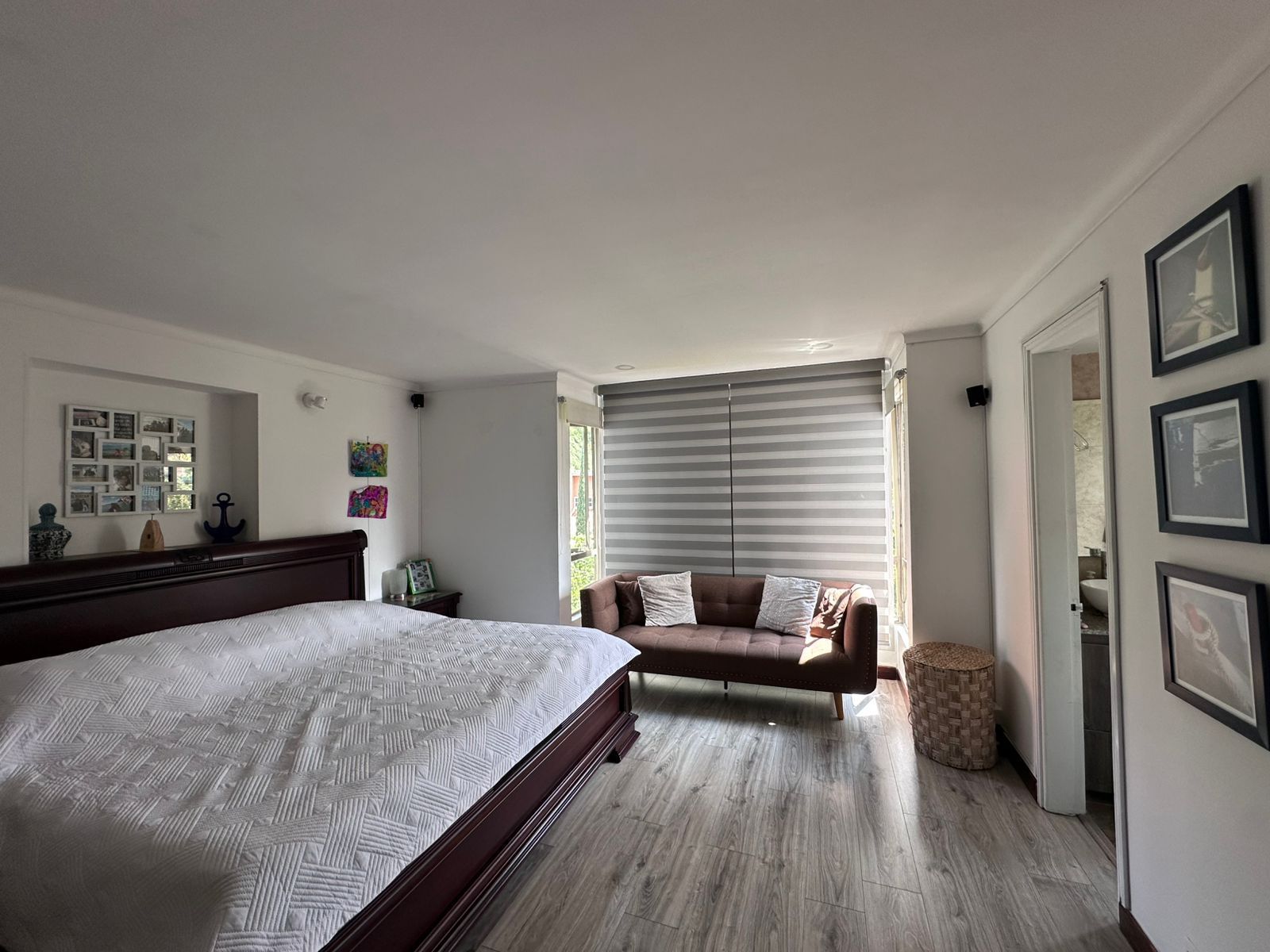 VENDO APARTAMENTO (BAJO DE PRECIO) EL POBLADO MEDELLIN