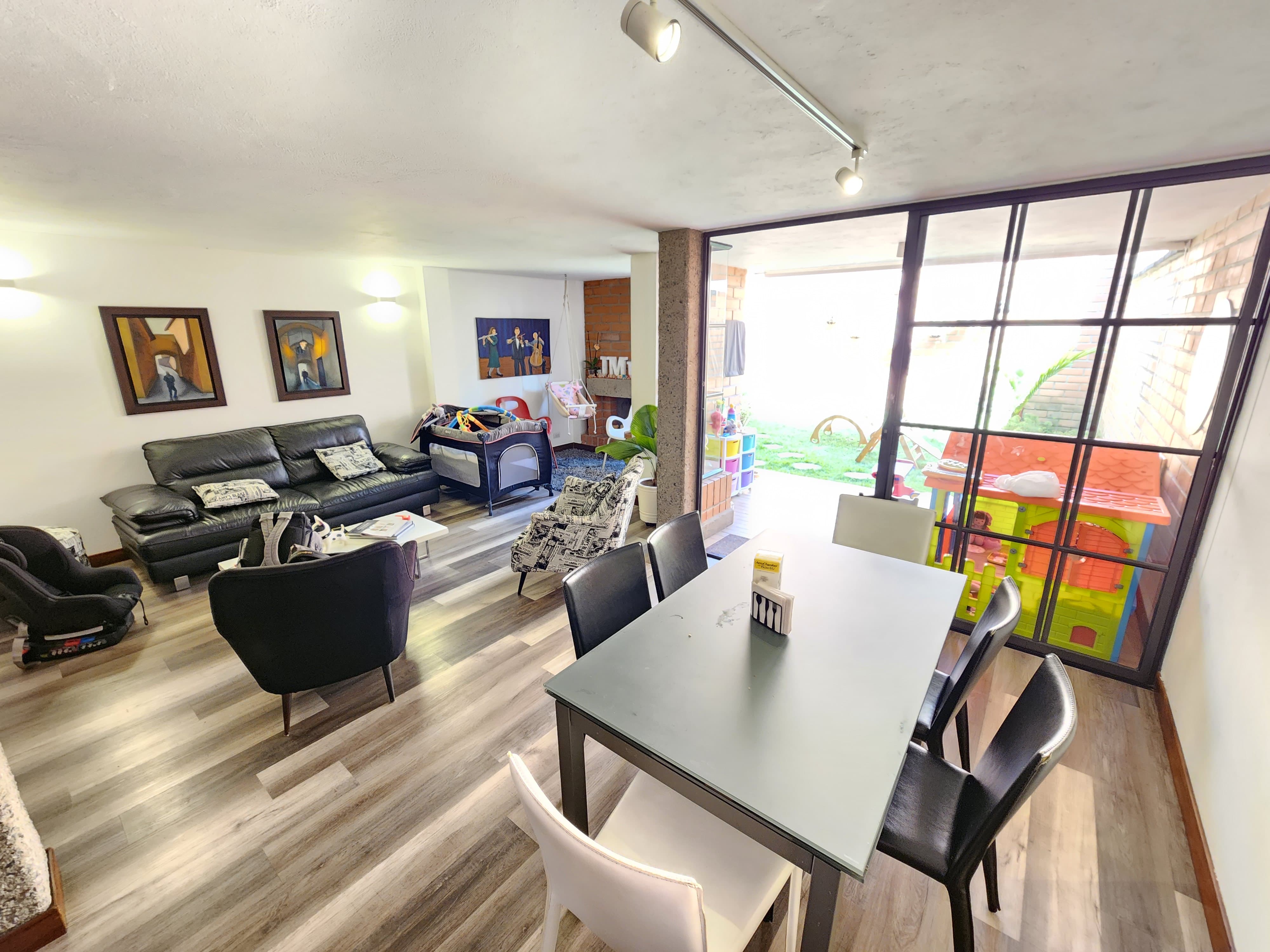 Casa en venta sector loma de las brujas en envigado