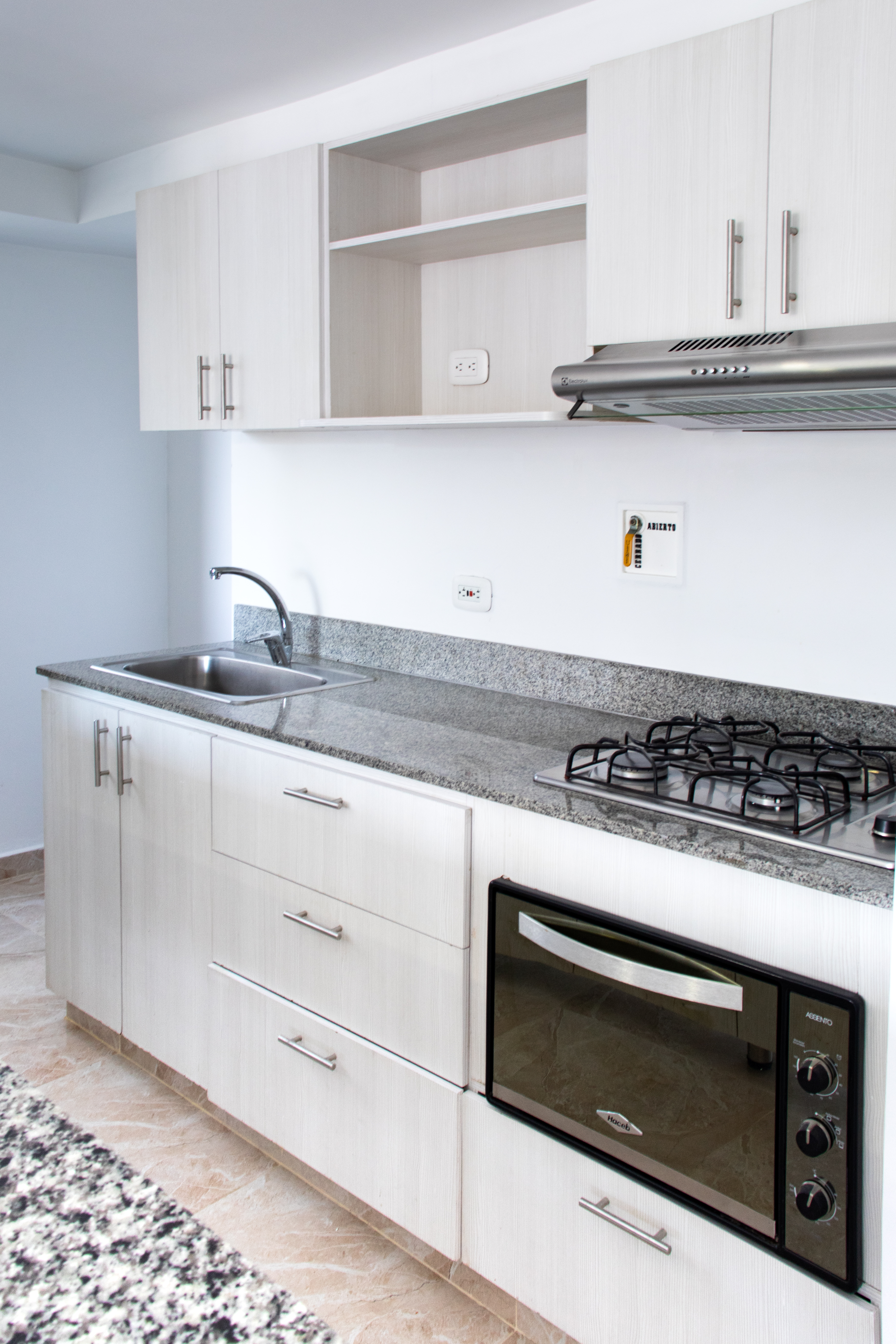 Apartamento para arriendo en la estrella Suramérica.