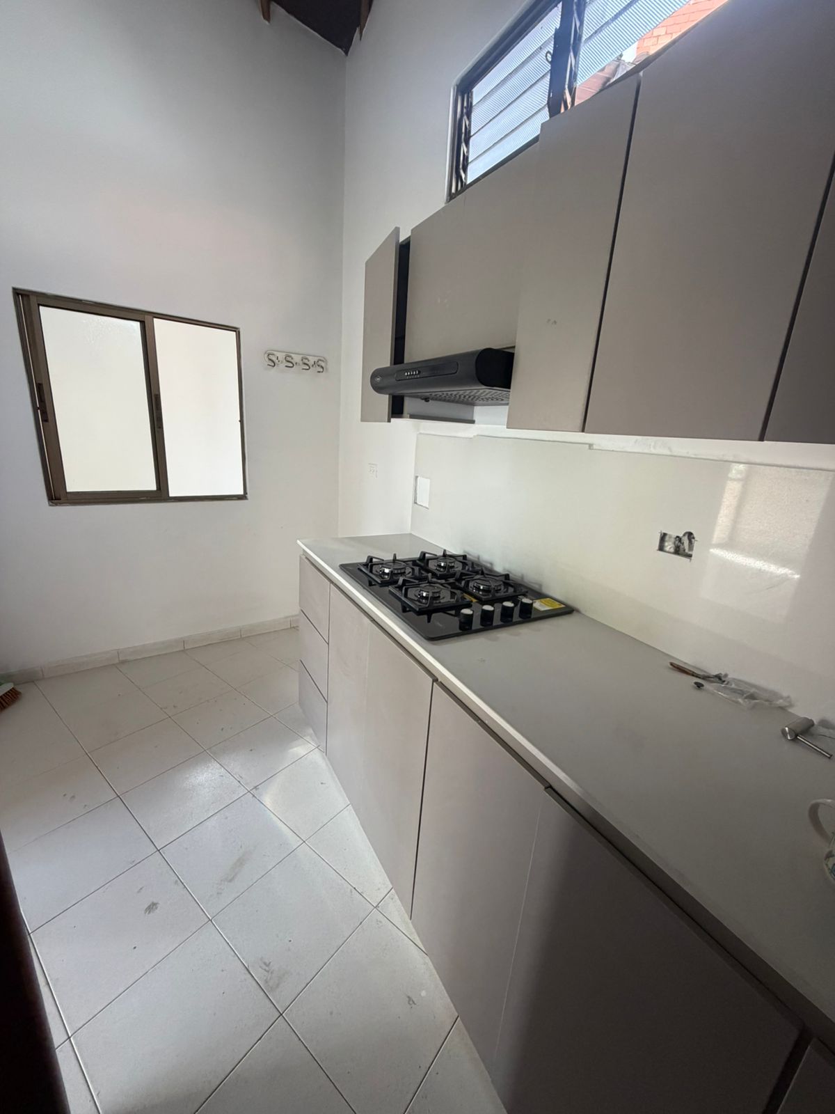 Apartamento para arriendo en Laureles avenida Nutibara