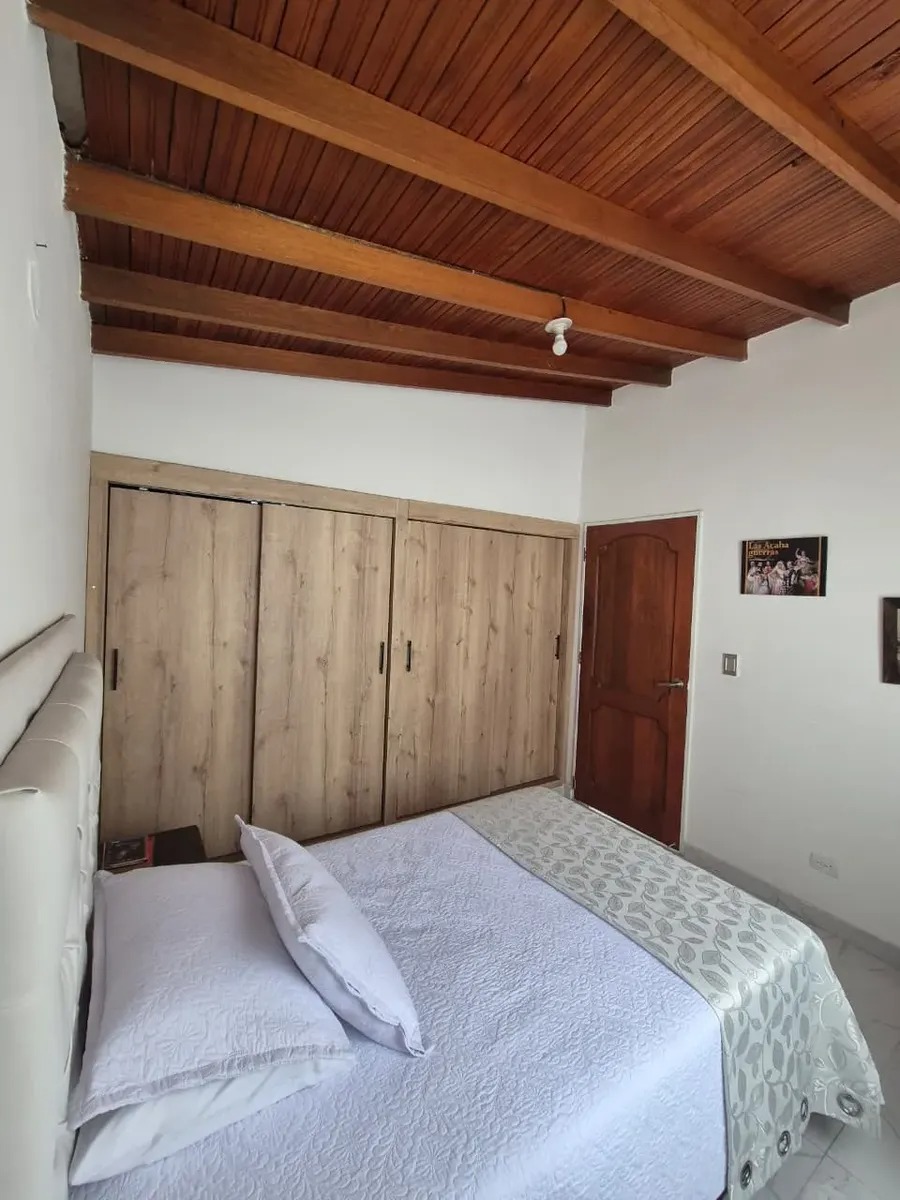 Casa para venta en Medellín laureles 2 piso con parqueadero