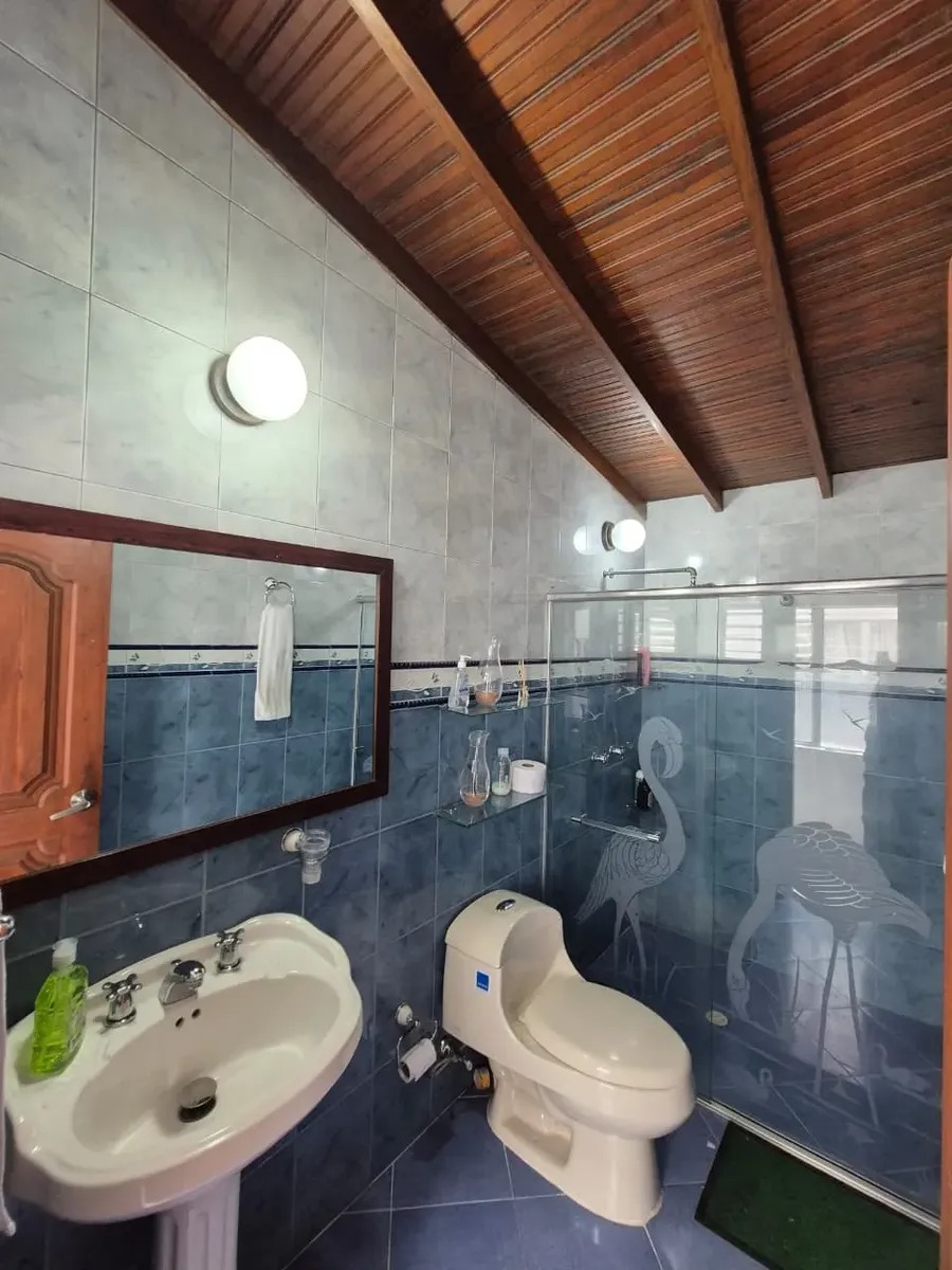 Casa para venta en Medellín laureles 2 piso con parqueadero