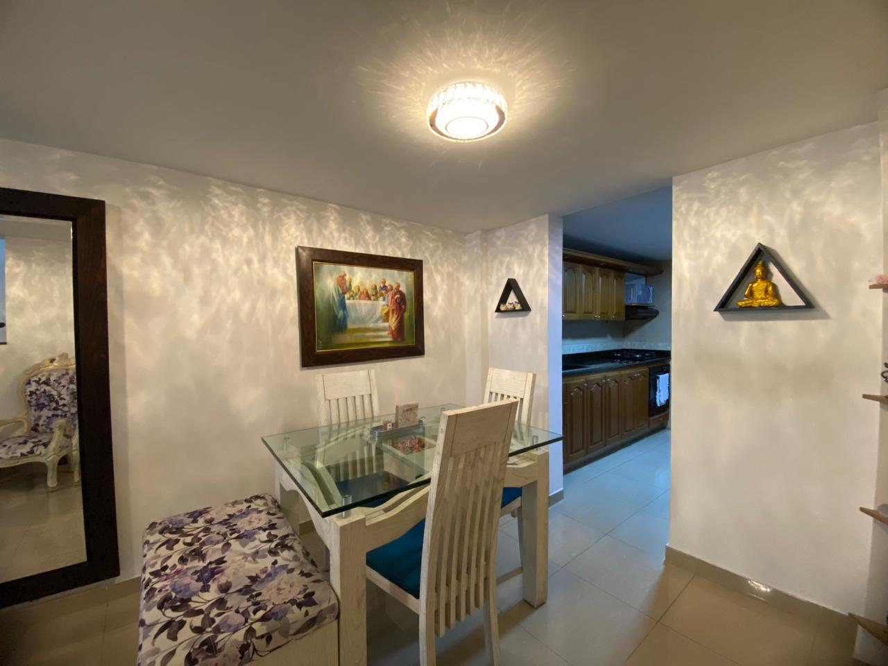 Casa de 2 niveles en venta en Envigado, El Dorado.