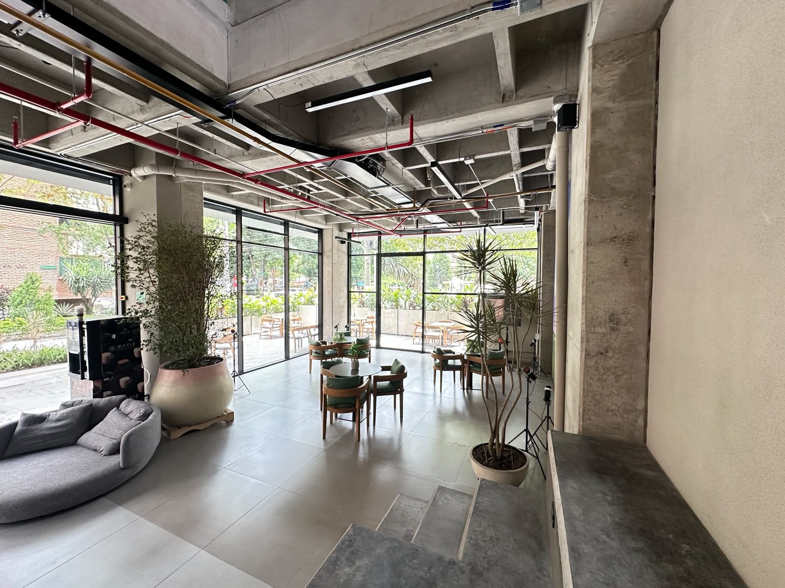 LOCAL EN ARRIENDO EN LOBBY RECONOCIDO HOTEL OCCIDENTE DE MEDELLIN