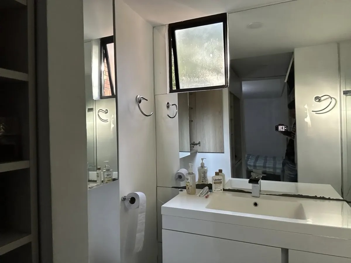 Apartamento para venta en Loma de los Bernal Medellín
