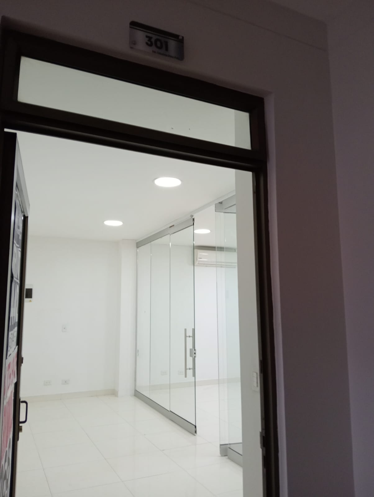 OFICINA A LA VENTA EN EL POBLADO