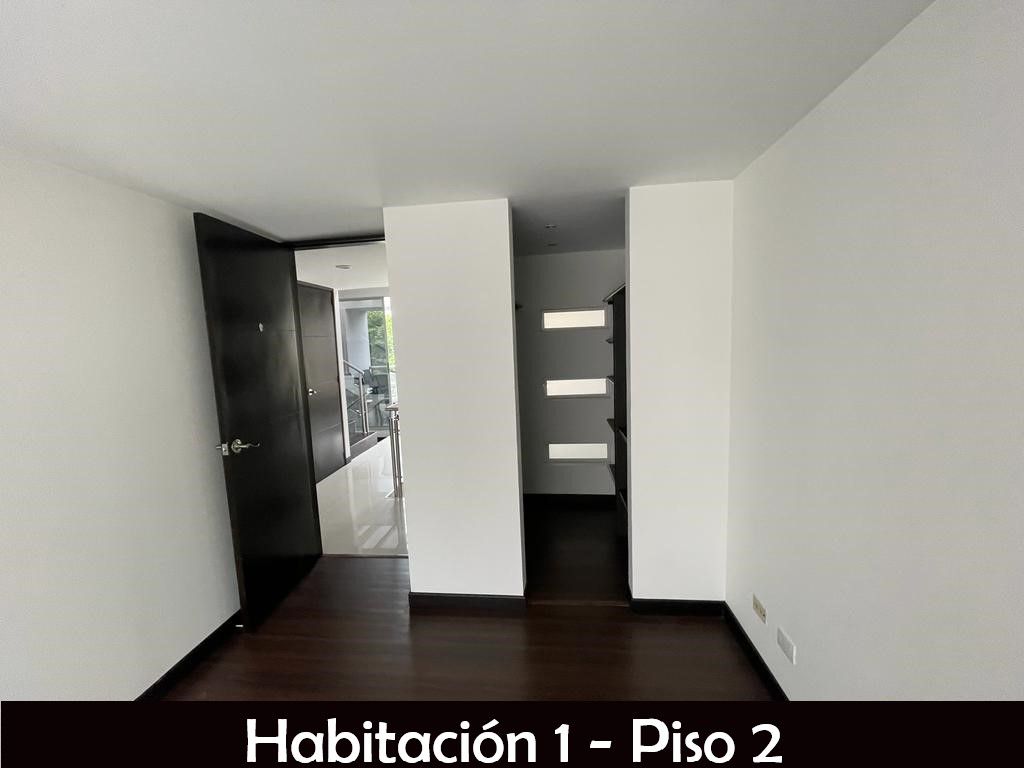 Casa para la venta en La Estrella Cerca del Parque - Antioquia