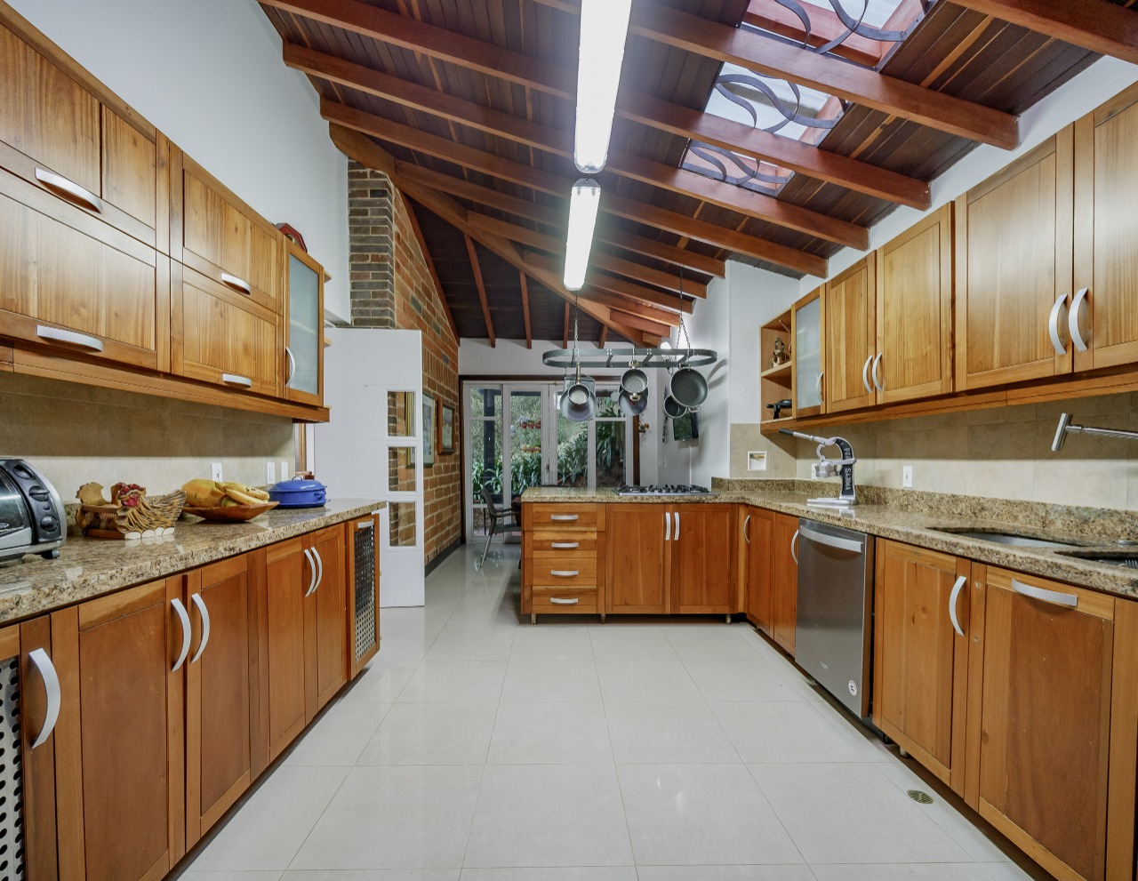 Casa en venta en Loma del Escobero Envigado