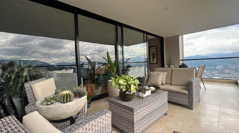 Venta de apartamento en Medellin El Poblado Los Balsos