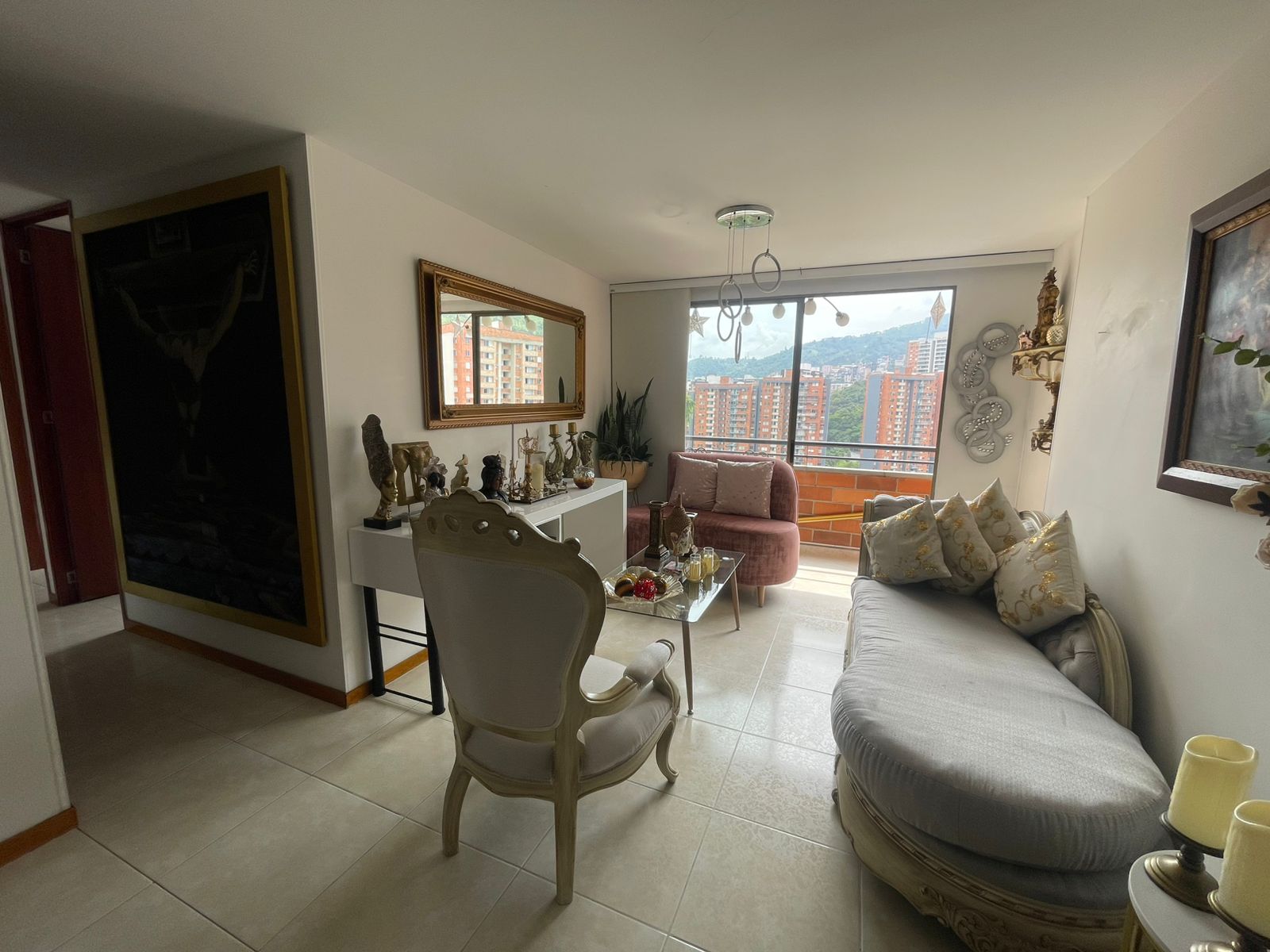 Apartamento en venta Medellin Loma de los Bernal