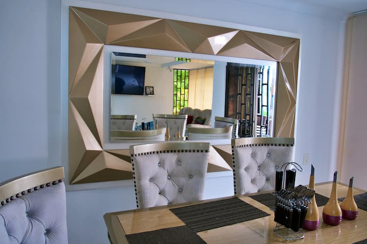 Apartamento para la venta en Medellin Poblado Los Parra