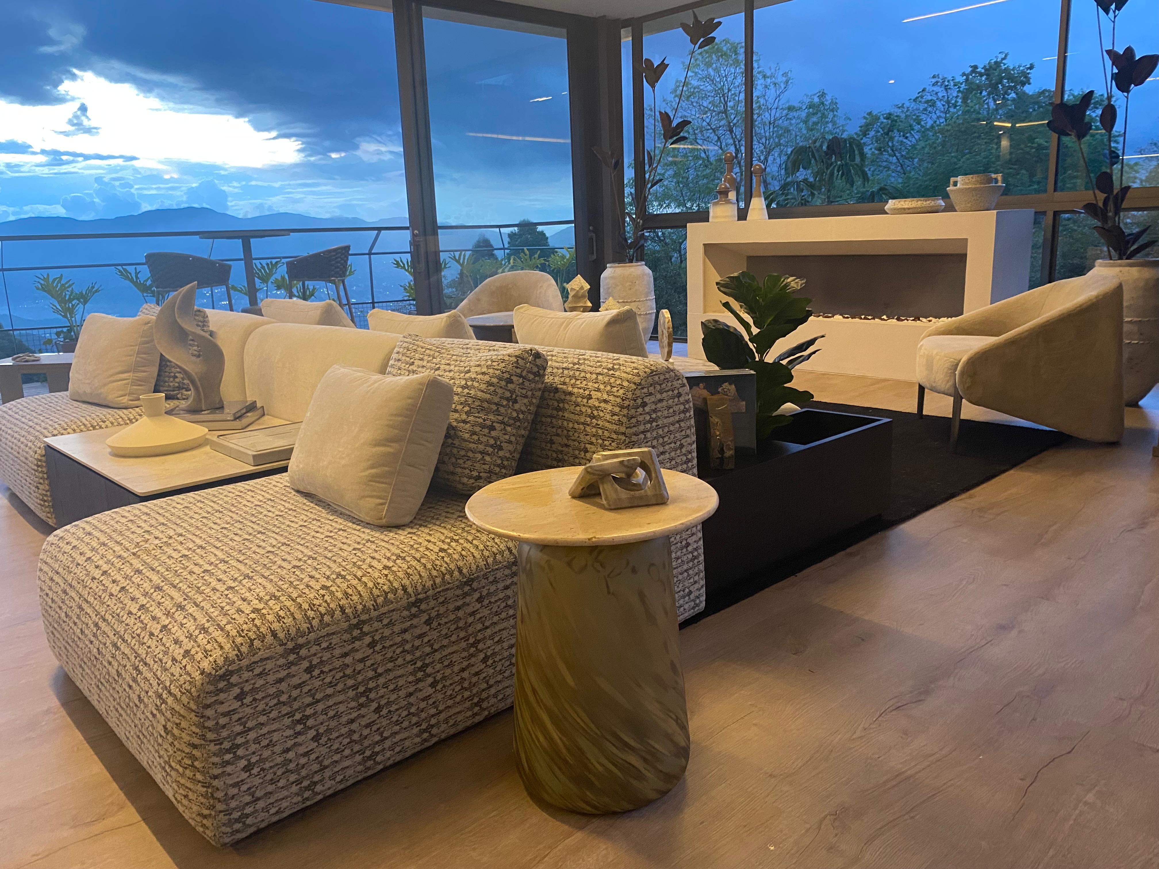 Casa en venta para estrenar en las Palmas Medellin