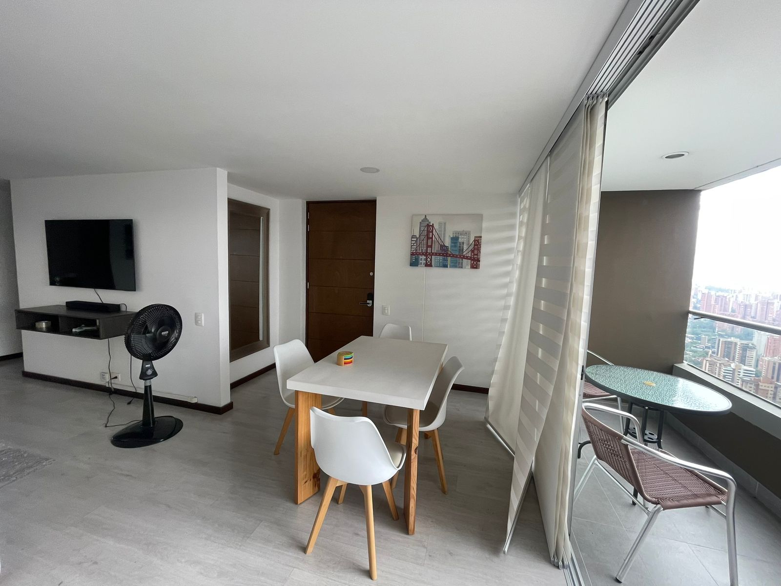 Apartamento amoblado en arriendo en Medellín Las Palmas