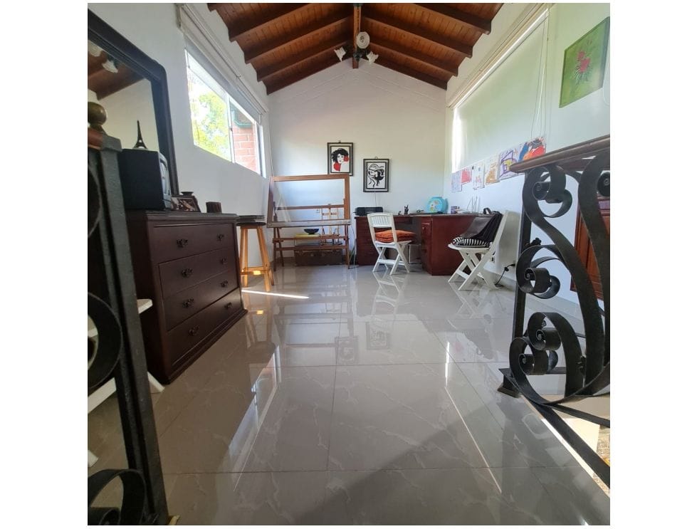 Casa para la venta en La Mota Medellin