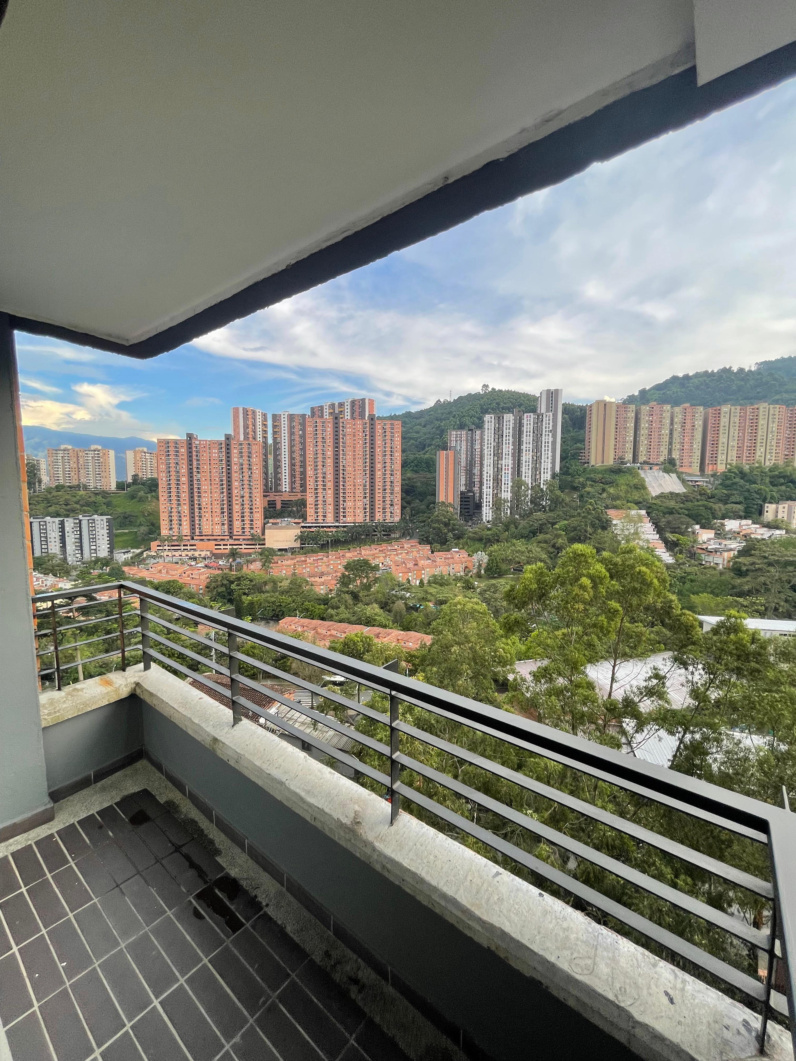 Apartamento en venta en Belén Rodeo Alto  Medellín